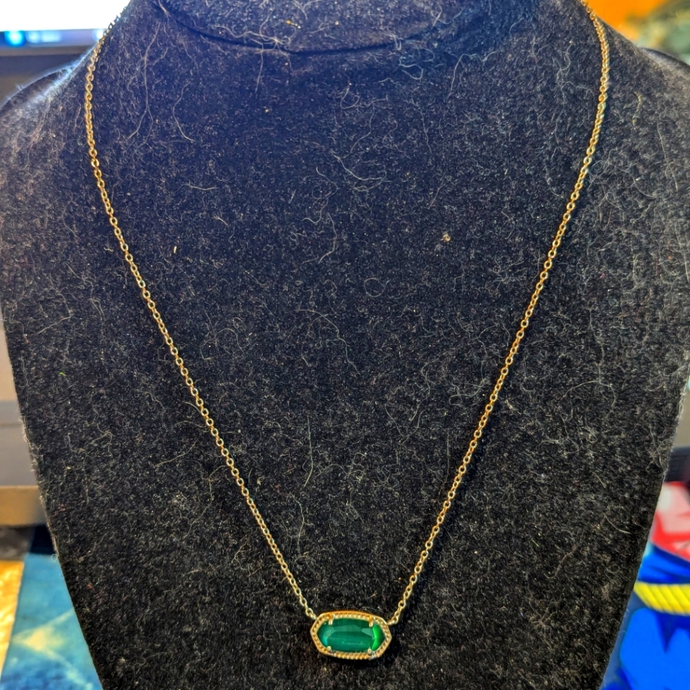 Stylish necklace